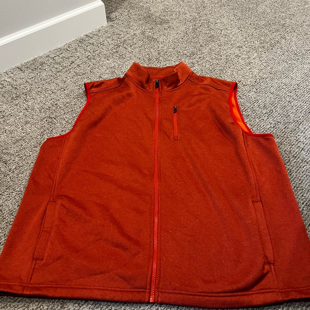 Izod Men's Orange Sleeveless Vest